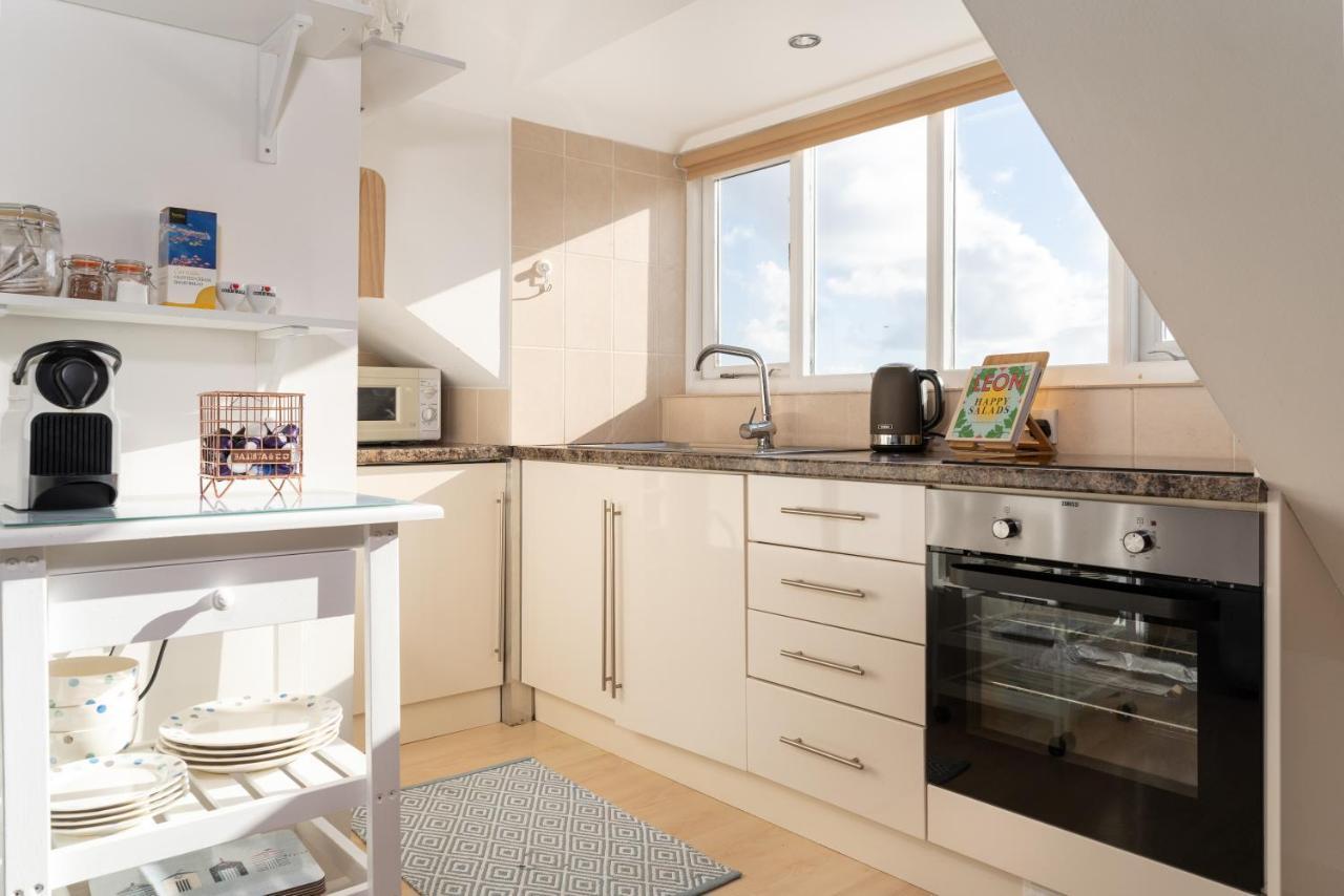 Stunning Views Over Mounts Bay With Balcony Penzance Zewnętrze zdjęcie